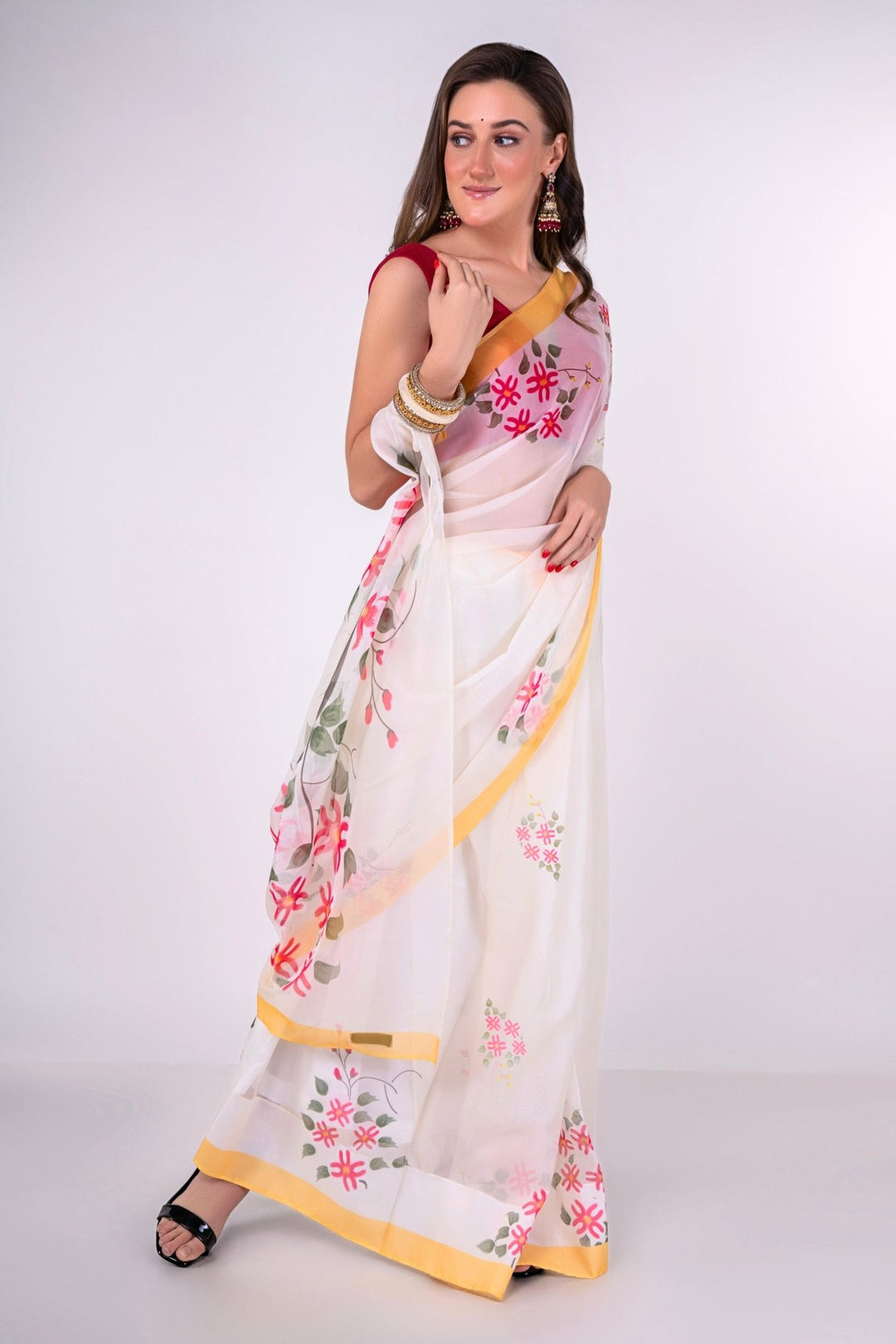 white saree with contrast blouse